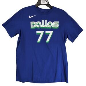 The Nike Tee NBA Dallas Mavericks Men's L Blue T-Shirt Luka Doncic #77 Sports